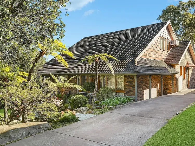 15 Moreton Road, Illawong NSW 2234