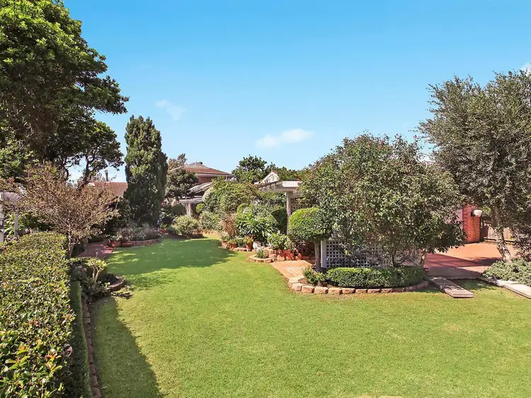 Fifth view of Homely house listing, 1 Roslyn Place, Noraville NSW 2263