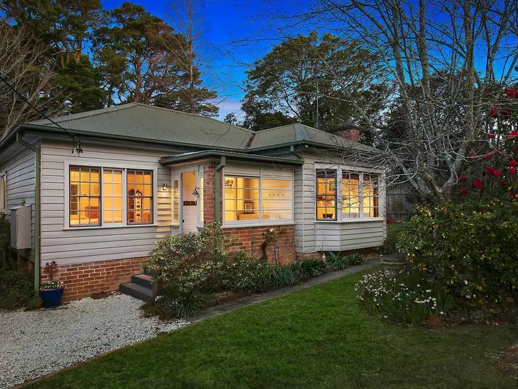 46 Cascade Street, Wentworth Falls NSW 2782