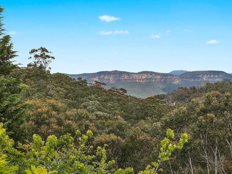 97 Valley Road, Wentworth Falls NSW 2782