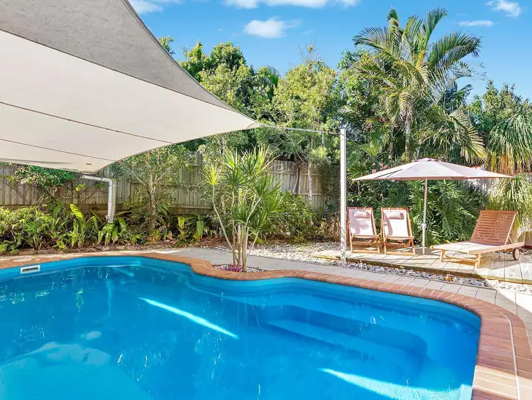 16 Columbus Court, Sunrise Beach QLD 4567