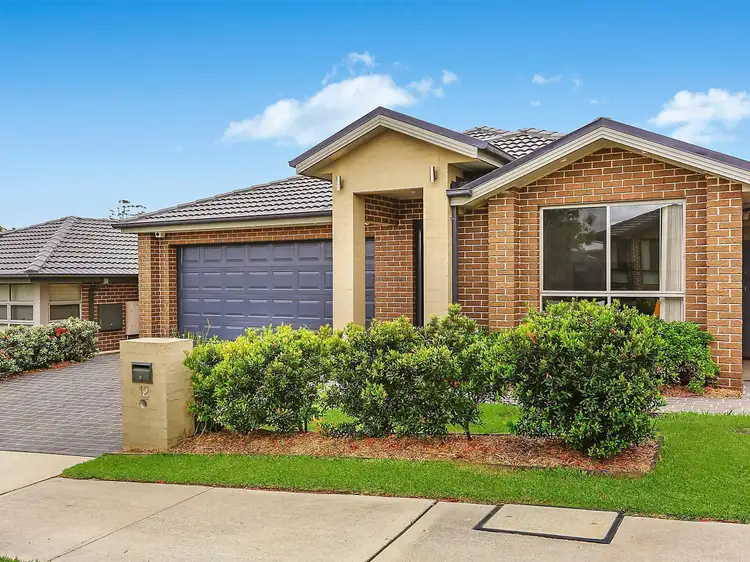 12 Stanley Avenue, Middleton Grange NSW 2171