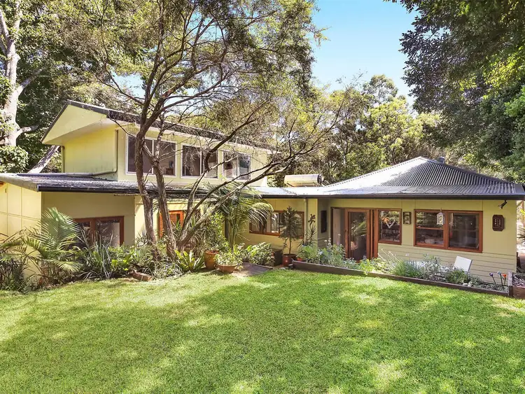4 Lakeside Drive, Macmasters Beach NSW 2251