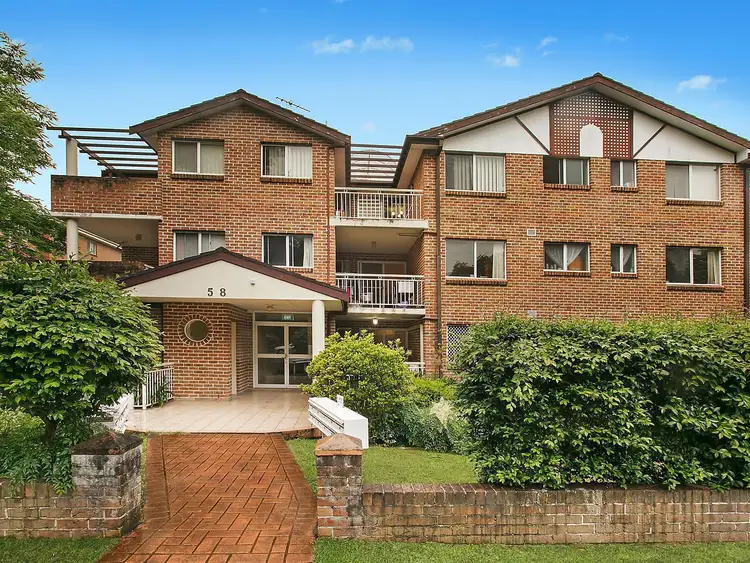 2/58 Albert Street, Hornsby NSW 2077