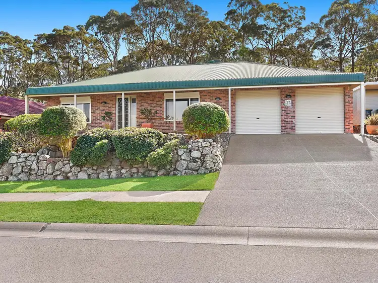 33 Agincourt Crescent, Valentine NSW 2280