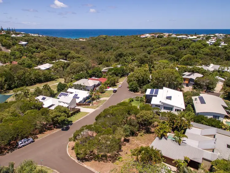 1 Hillside Court, Sunrise Beach QLD 4567