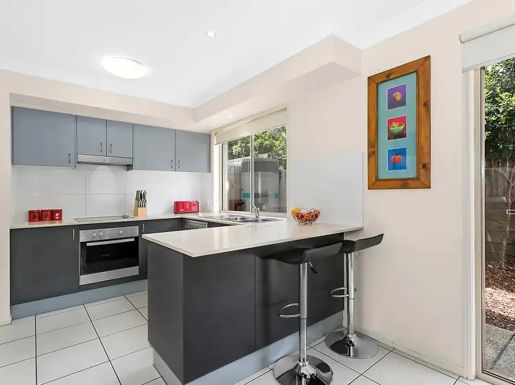 2/24 Tallis Street, Wakerley QLD 4154