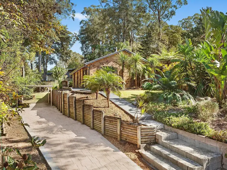 5 Camphor Close, Wyoming NSW 2250