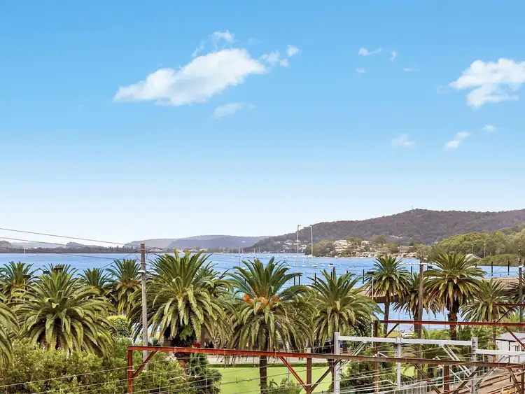 4/2A Cape Street South, Gosford NSW 2250