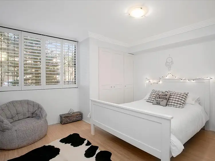 Fifth view of Homely apartment listing, 4/140 Alexander Street, Crows Nest NSW 2065