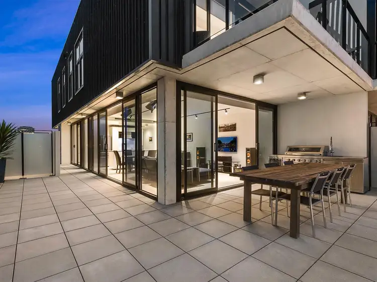 18/25 Eastlake Parade, Kingston ACT 2604