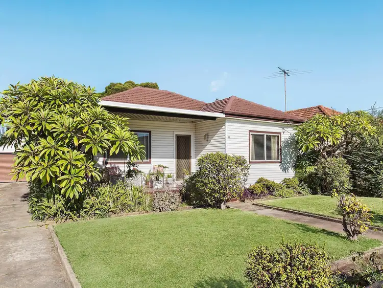 24 Como Road, Greenacre NSW 2190