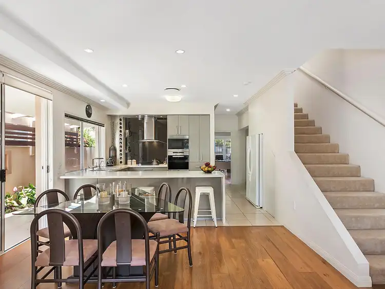 Fourth view of Homely villa listing, 2/181 Stanhill Drive, Chevron Island QLD 4217