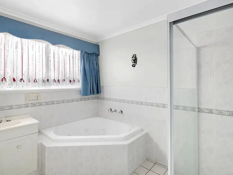 Sixth view of Homely house listing, 32 Allumba Street, Queanbeyan NSW 2620