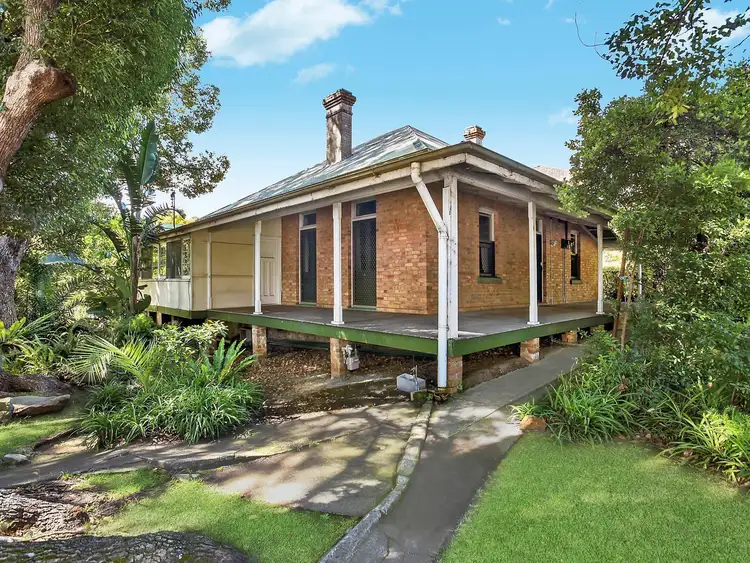 2 York Street, Point Frederick NSW 2250