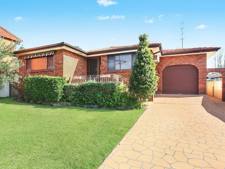 4 Gwydir Street, Bateau Bay NSW 2261