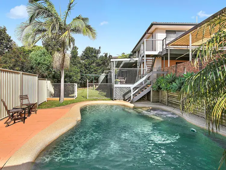 18 Vista Parade, Bateau Bay NSW 2261