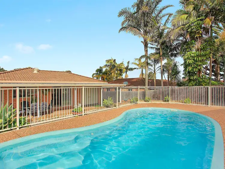 8 Walch Avenue, Bateau Bay NSW 2261