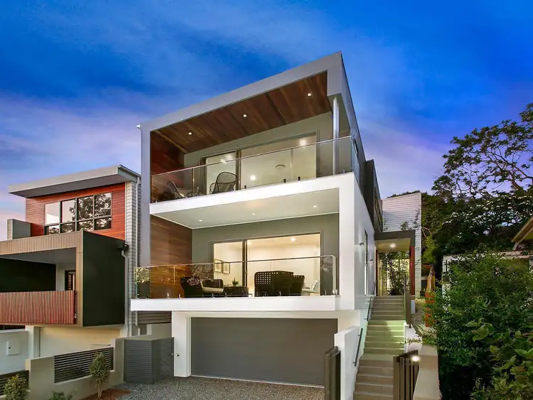 12A Kanumbra Street, Coorparoo QLD 4151