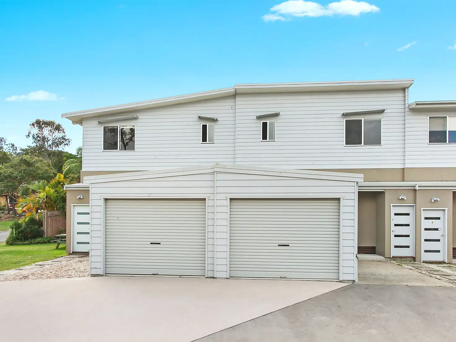 Main view of Homely townhouse listing, 2/92 Rajah Road, Ocean Shores NSW 2483