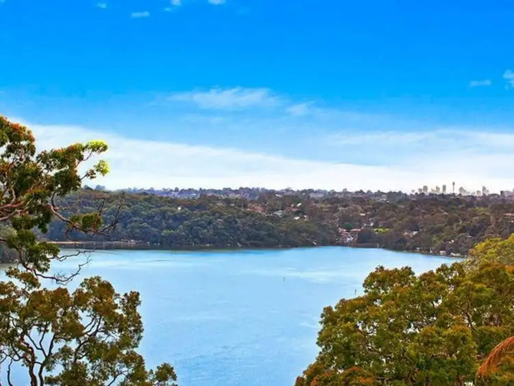 8 Renard Close, Illawong NSW 2234