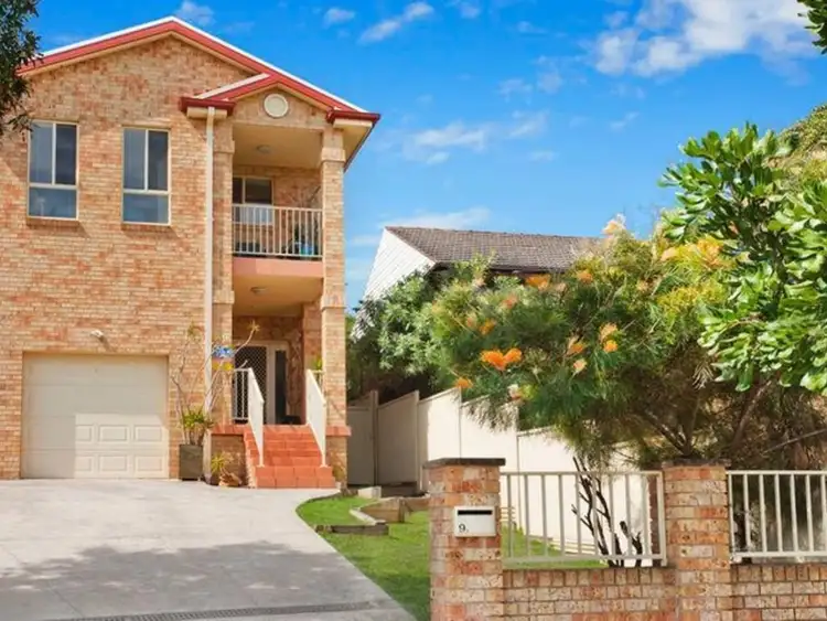 Second view of Homely townhouse listing, 9A Hastings Avenue, Chifley NSW 2036