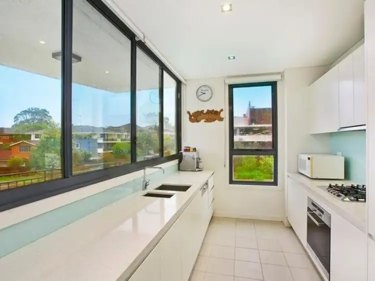 Third view of Homely apartment listing, 3/24 Clarence Avenue, Dee Why NSW 2099