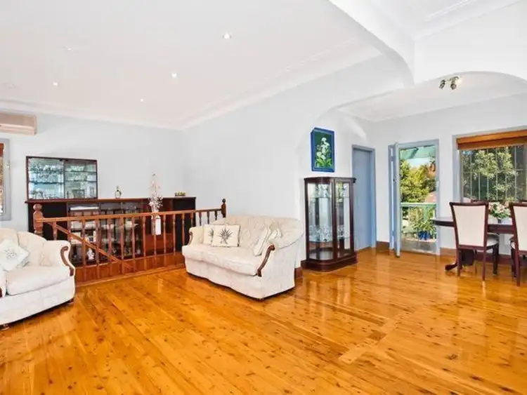 6 Caley Street, Chifley NSW 2036