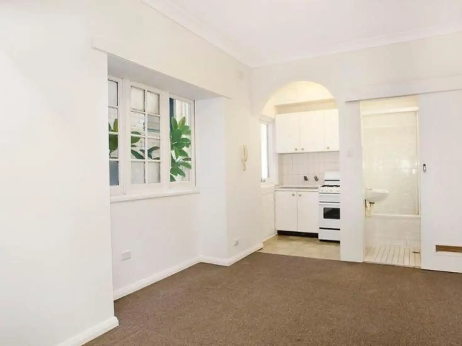 Main view of Homely studio listing, 5/37 Roslyn Street, Elizabeth Bay NSW 2011