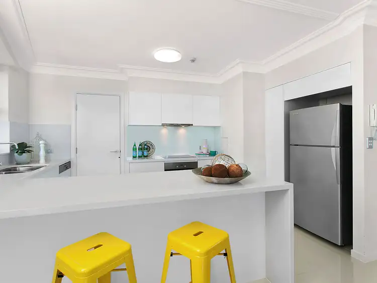 Third view of Homely apartment listing, 6/100 Macquarie Street, St Lucia QLD 4067