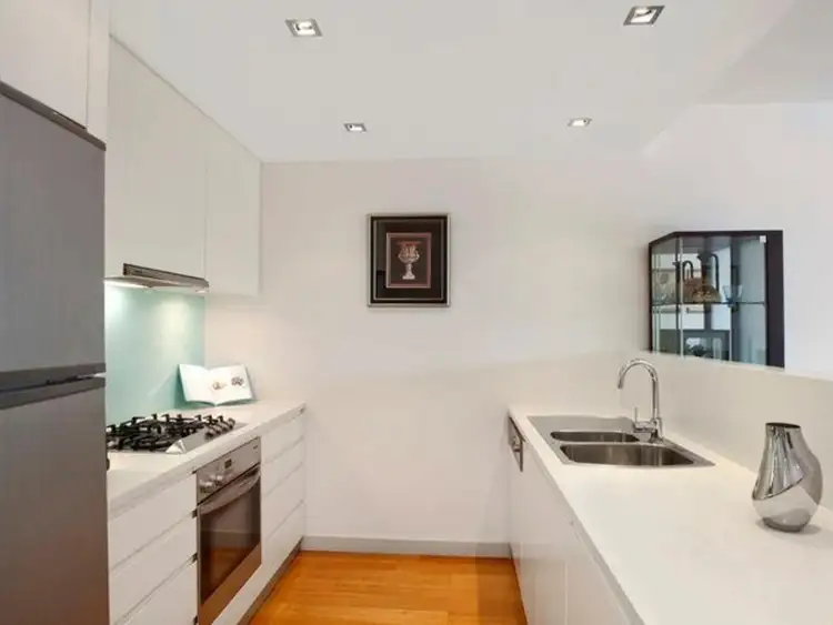 Fourth view of Homely apartment listing, 18/7 Northcliff Street, Milsons Point NSW 2061