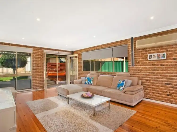 42 Quarry Road, Bossley Park NSW 2176