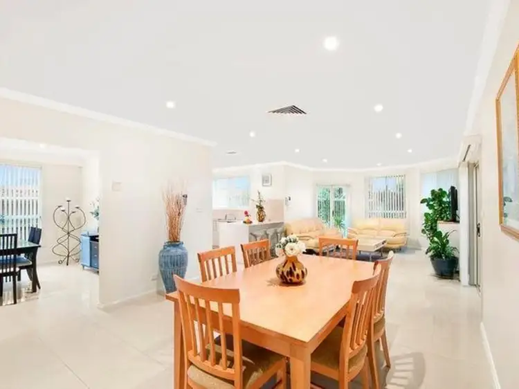 1 Hannan Place, Prairiewood NSW 2176