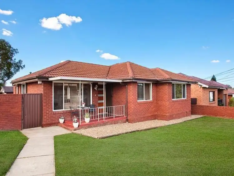 2 Selwyn Place, Fairfield West NSW 2165
