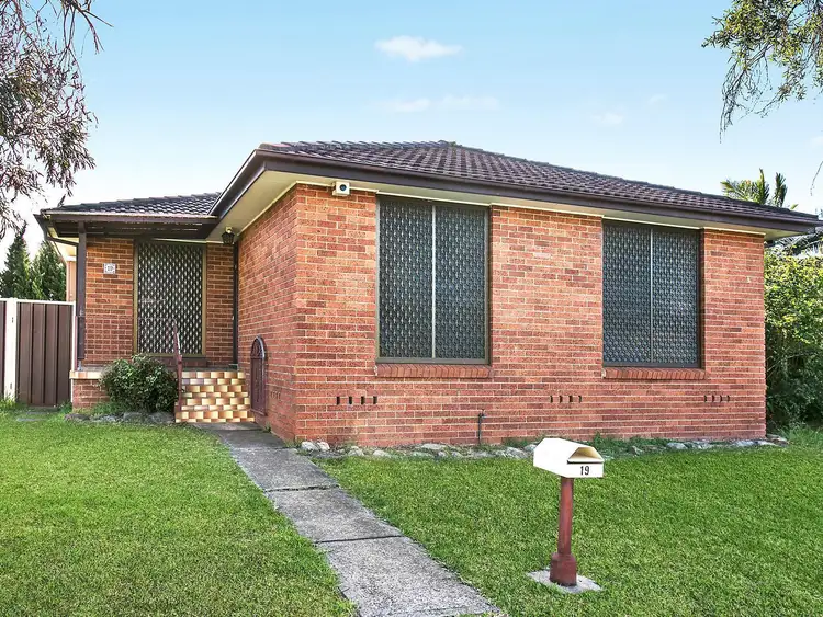 8 Kiowa Place, Bossley Park NSW 2176