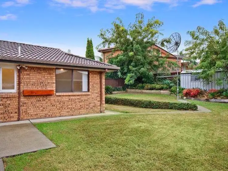 42 Sartor Crescent, Bossley Park NSW 2176