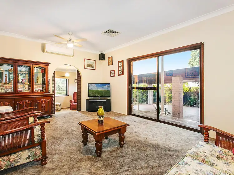 Second view of Homely house listing, 2 Vonn Avenue, Smithfield NSW 2164