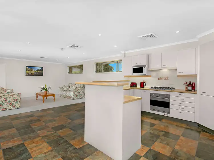 16 Lawley Street, Bossley Park NSW 2176