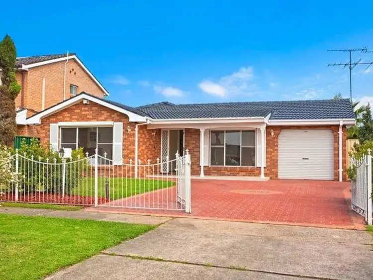 18 Lachlan Street, Bossley Park NSW 2176