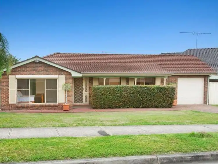 4 Pharlap Street, Bossley Park NSW 2176