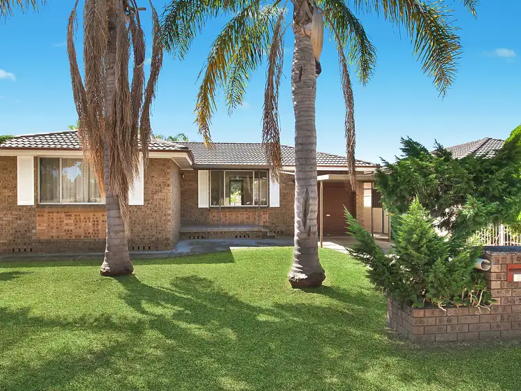 18 Barrington Street, Bossley Park NSW 2176