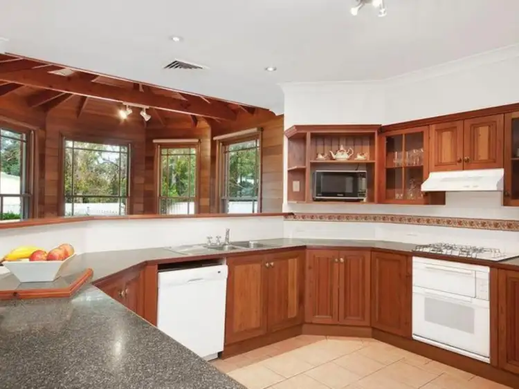 2 Buttermere Drive, Lakelands NSW 2282