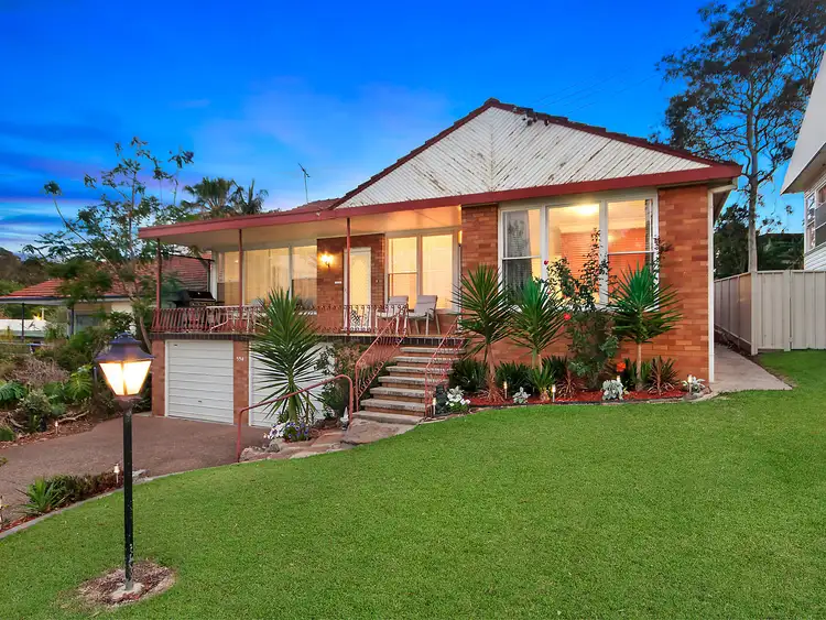 594 Macquarie Drive, Eleebana NSW 2282
