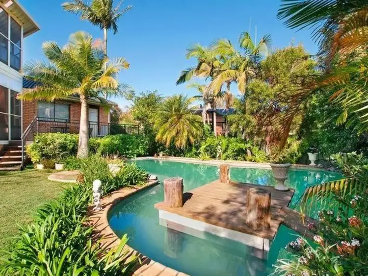 6 Rothbury Close, Eleebana NSW 2282