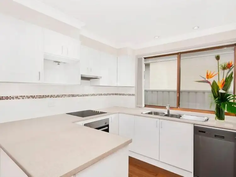 42 Jones Avenue, Warners Bay NSW 2282