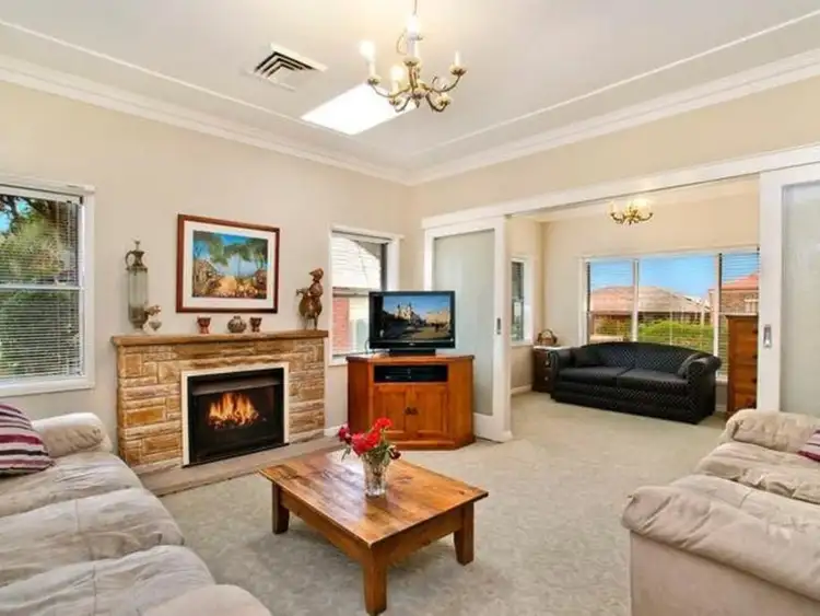 25 Linden Avenue, Eleebana NSW 2282