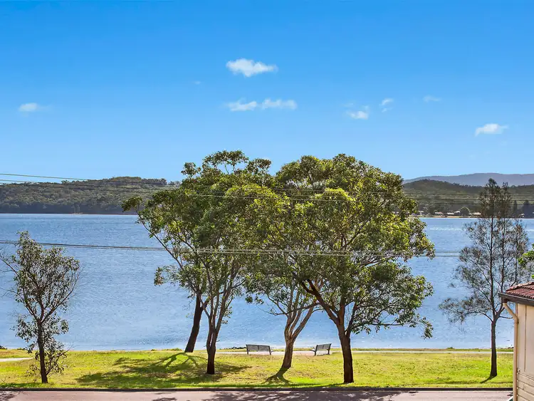 4 Beryl Street, Warners Bay NSW 2282