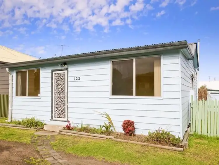 122 Medcalfe Street, Warners Bay NSW 2282