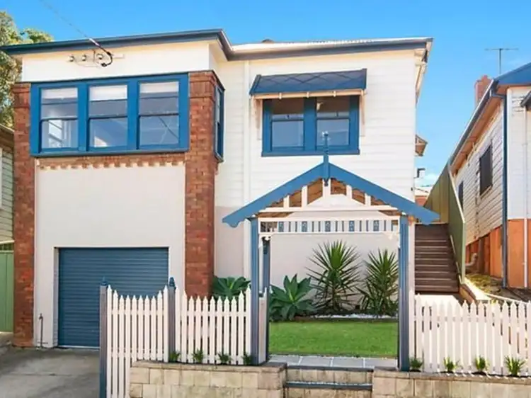 11 Cross Street, Mayfield NSW 2304