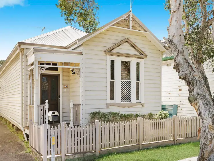 10 Bennett Street, Hamilton NSW 2303